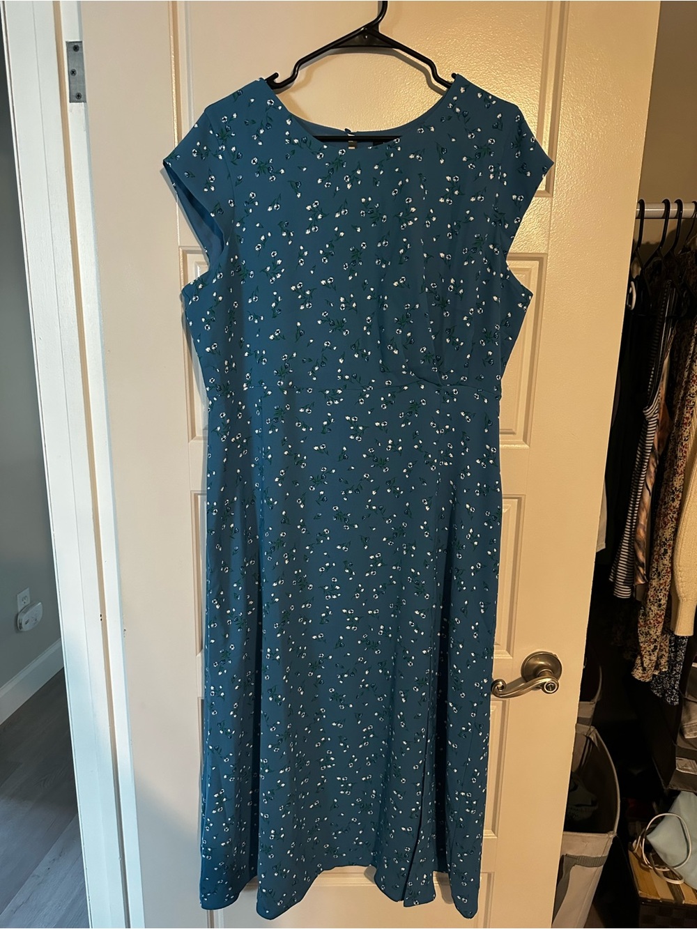 RW&CO. Teal Floral Cap-Sleeve Midi Dress